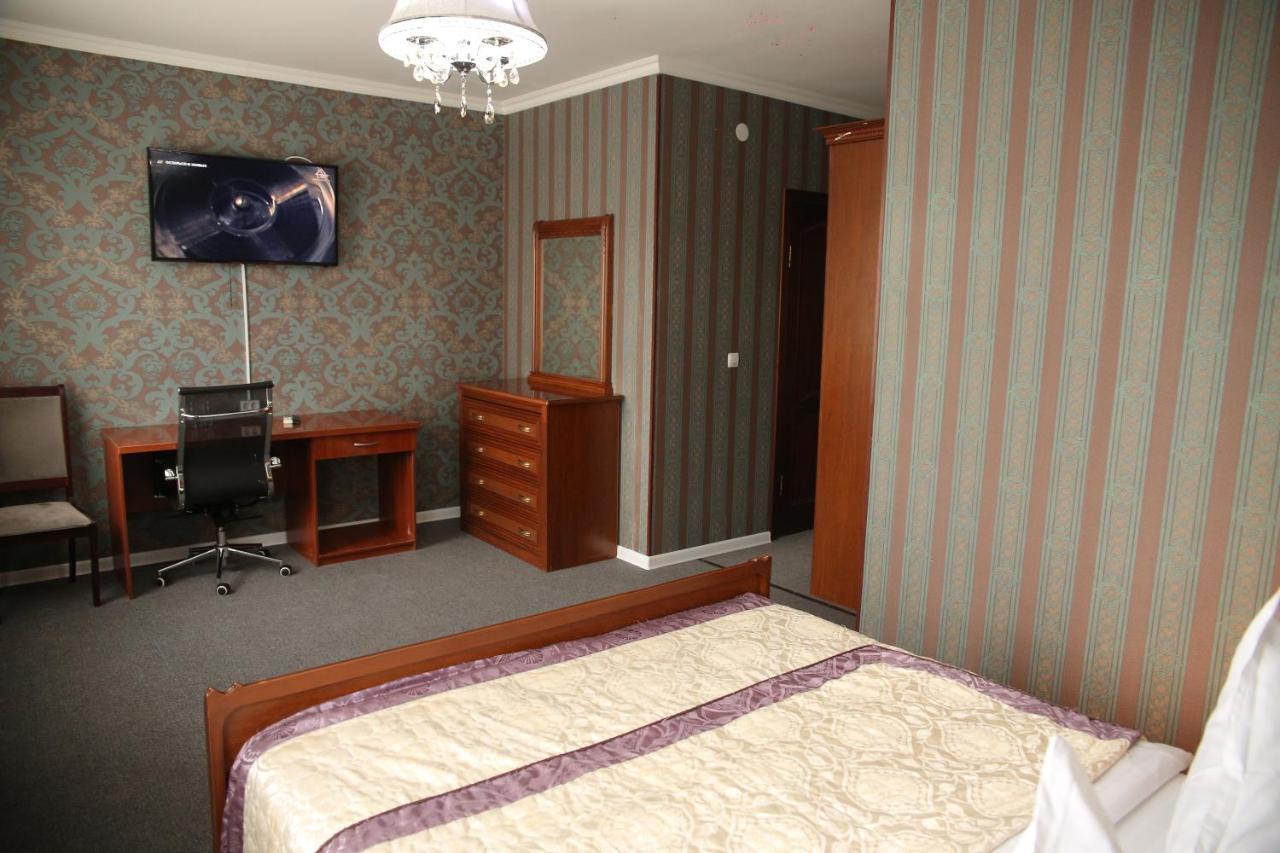 Sweet Home Hotel Atyraū Eksteriør bilde